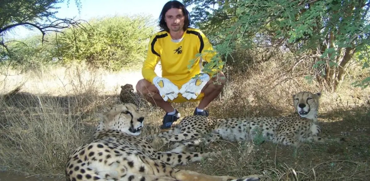 世界足坛最离谱的球员，走遍六大洲，三次被宣布死亡。